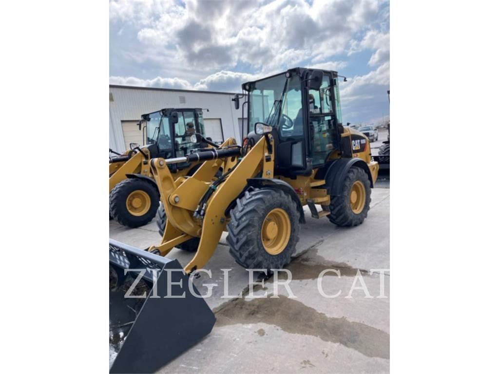 CAT 908M Колесни товарачи