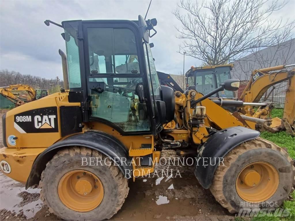 CAT 908M Колесни товарачи