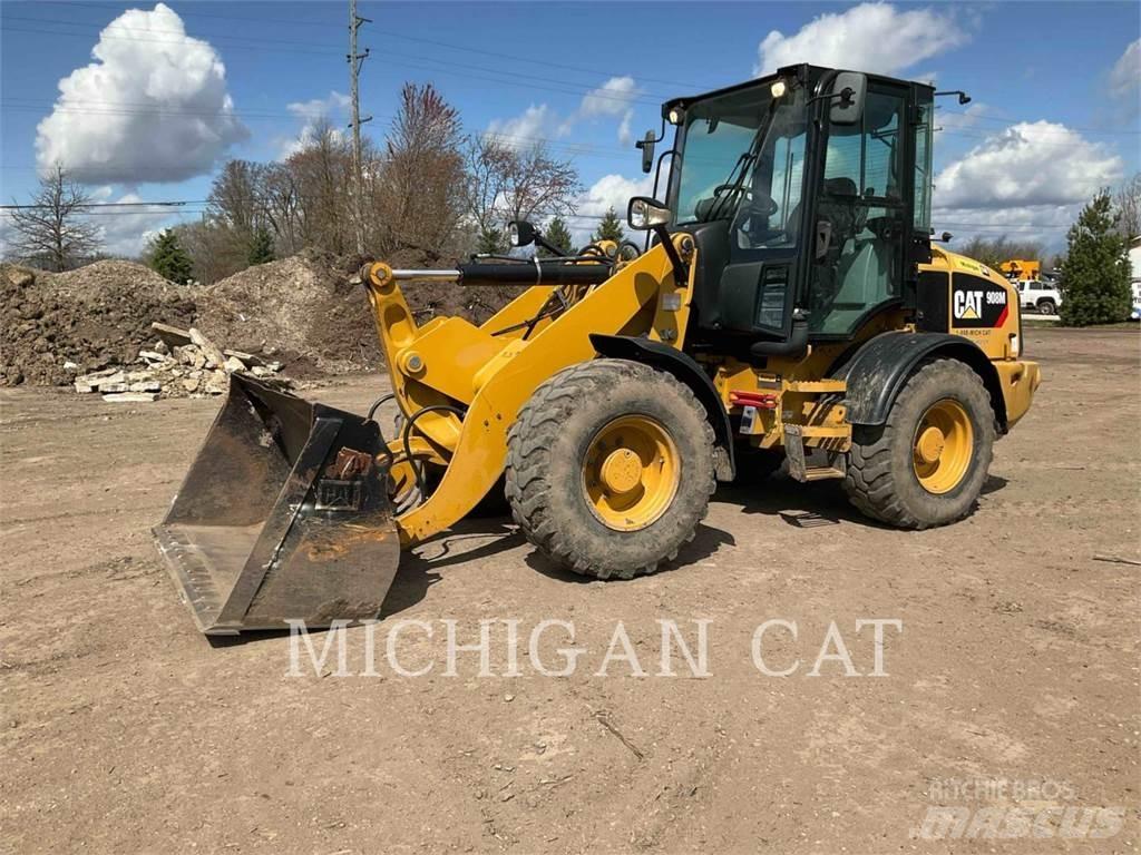 CAT 908M Колесни товарачи