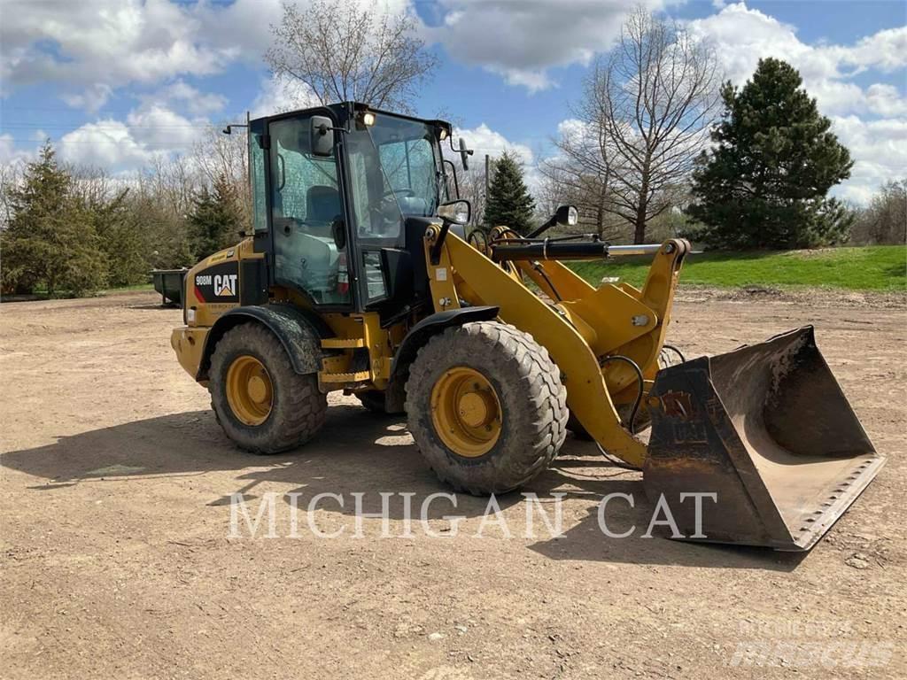 CAT 908M Колесни товарачи