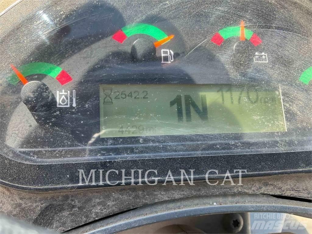 CAT 908M Колесни товарачи