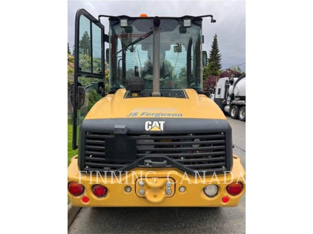 CAT 908M Колесни товарачи