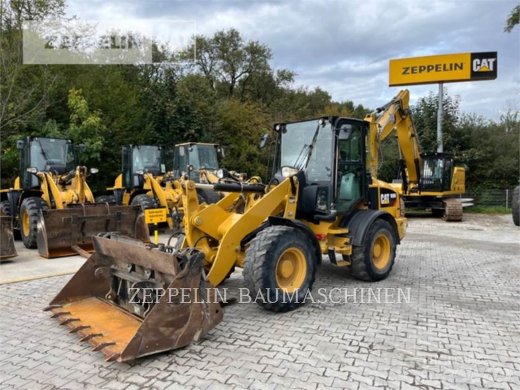 CAT 908M Колесни товарачи