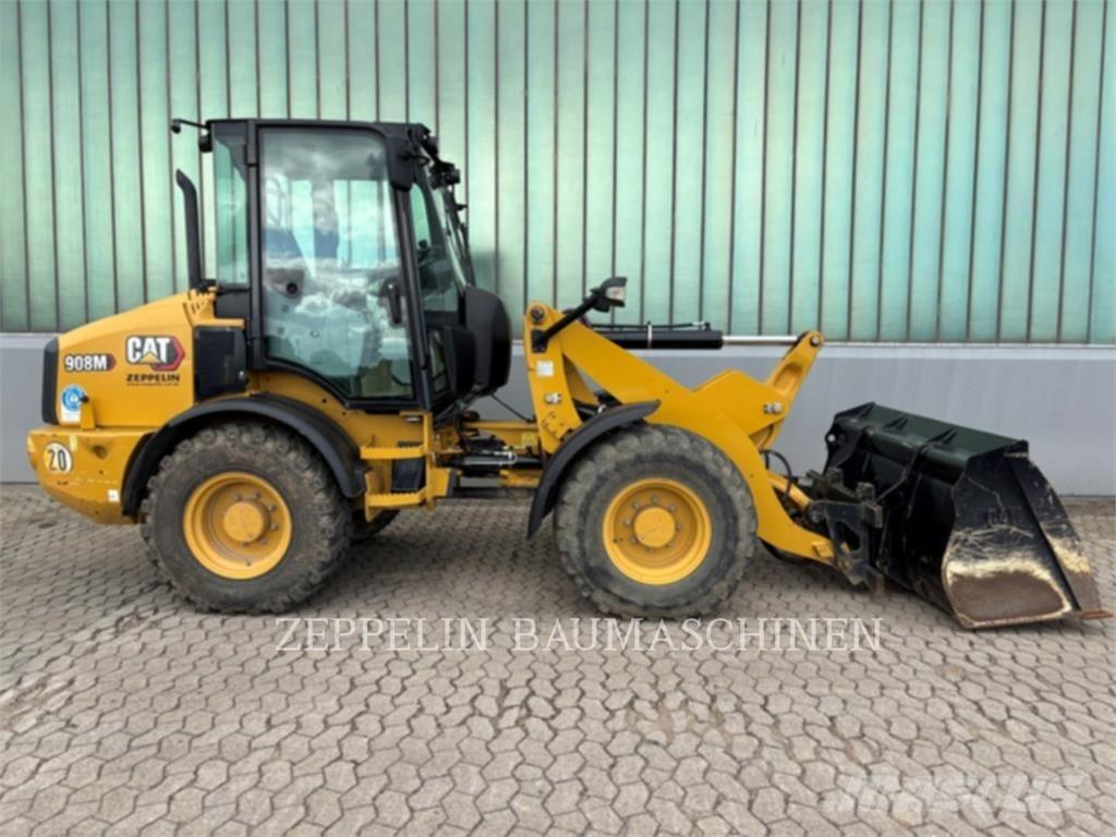 CAT 908M Колесни товарачи