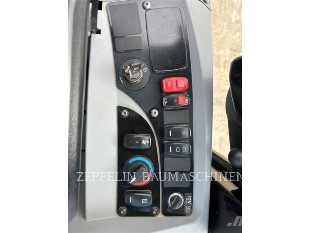 CAT 908M Колесни товарачи