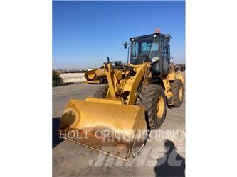 CAT 910M Колесни товарачи