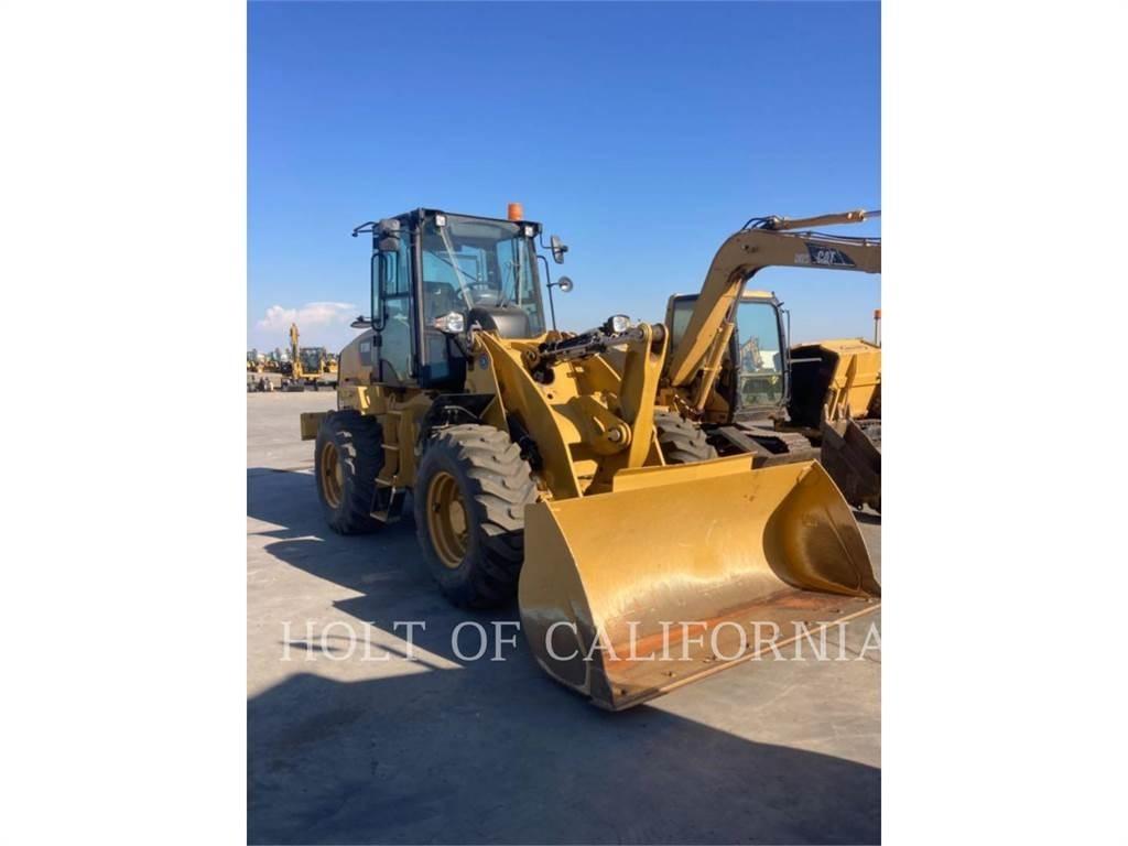 CAT 910M Колесни товарачи