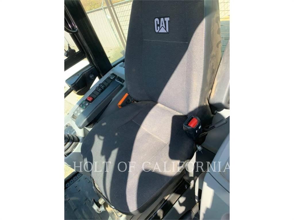 CAT 910M Колесни товарачи