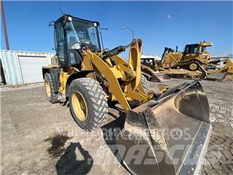 CAT 910M Колесни товарачи