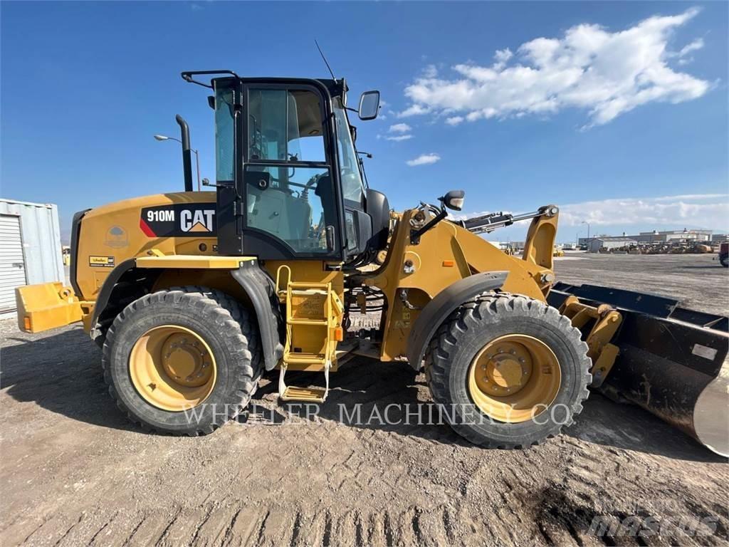 CAT 910M Колесни товарачи