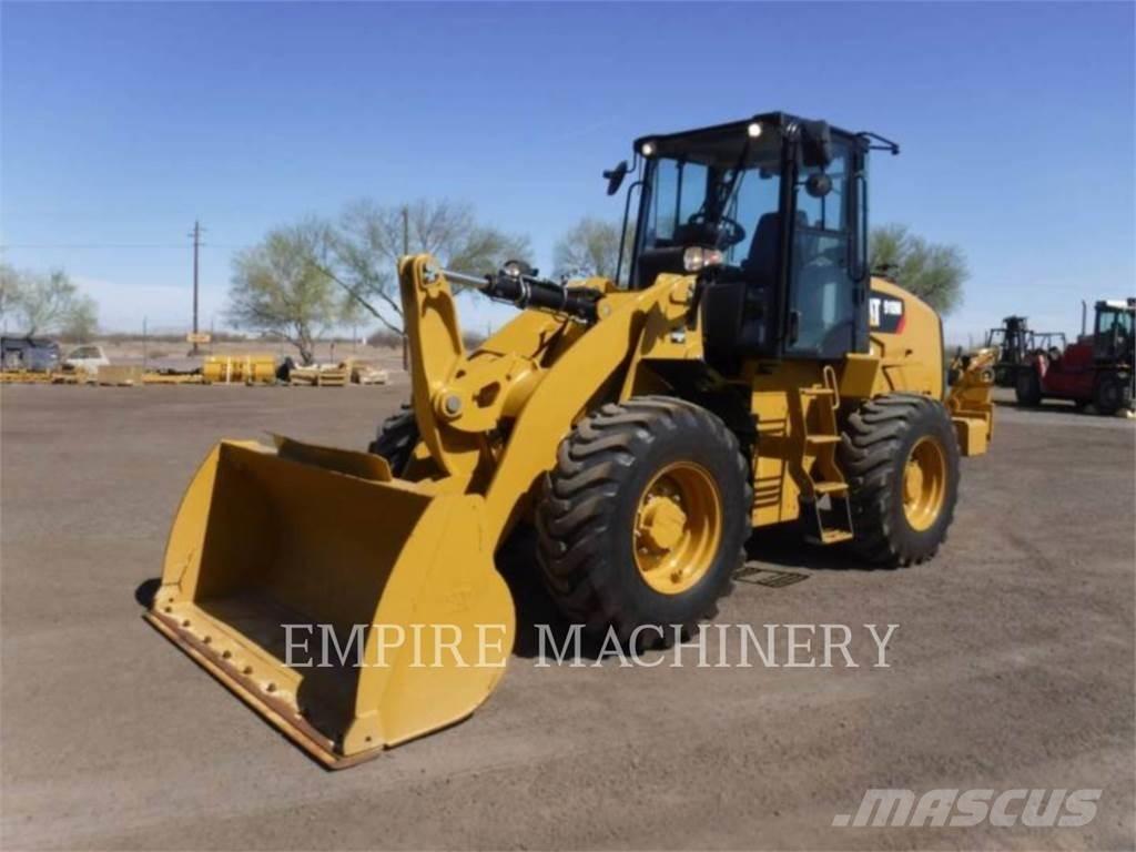 CAT 910M Колесни товарачи