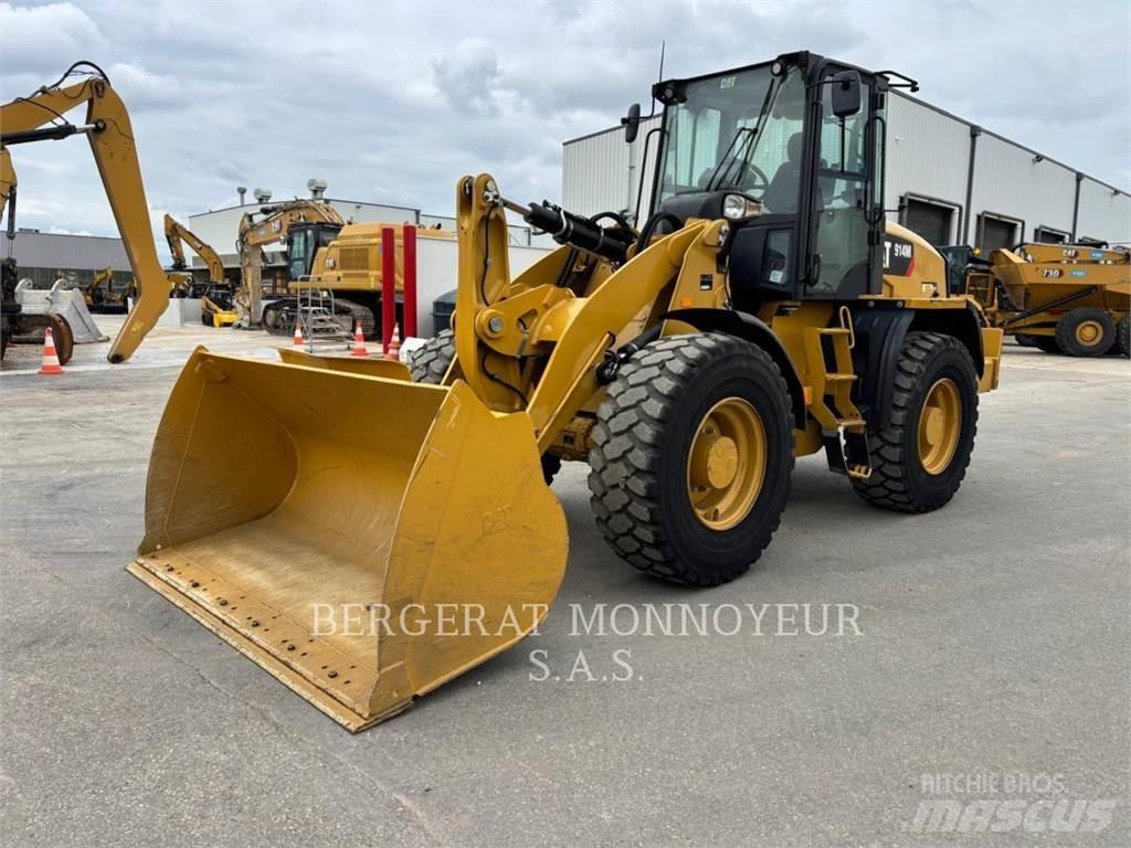 CAT 914M Колесни товарачи