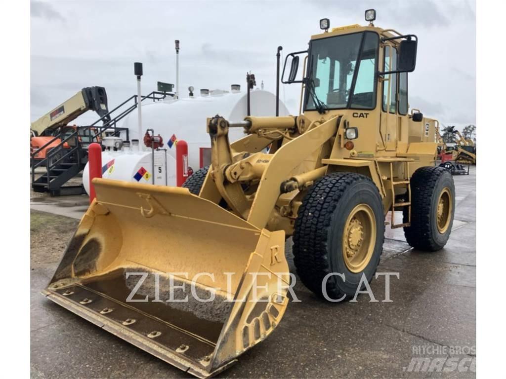 CAT 916 Колесни товарачи