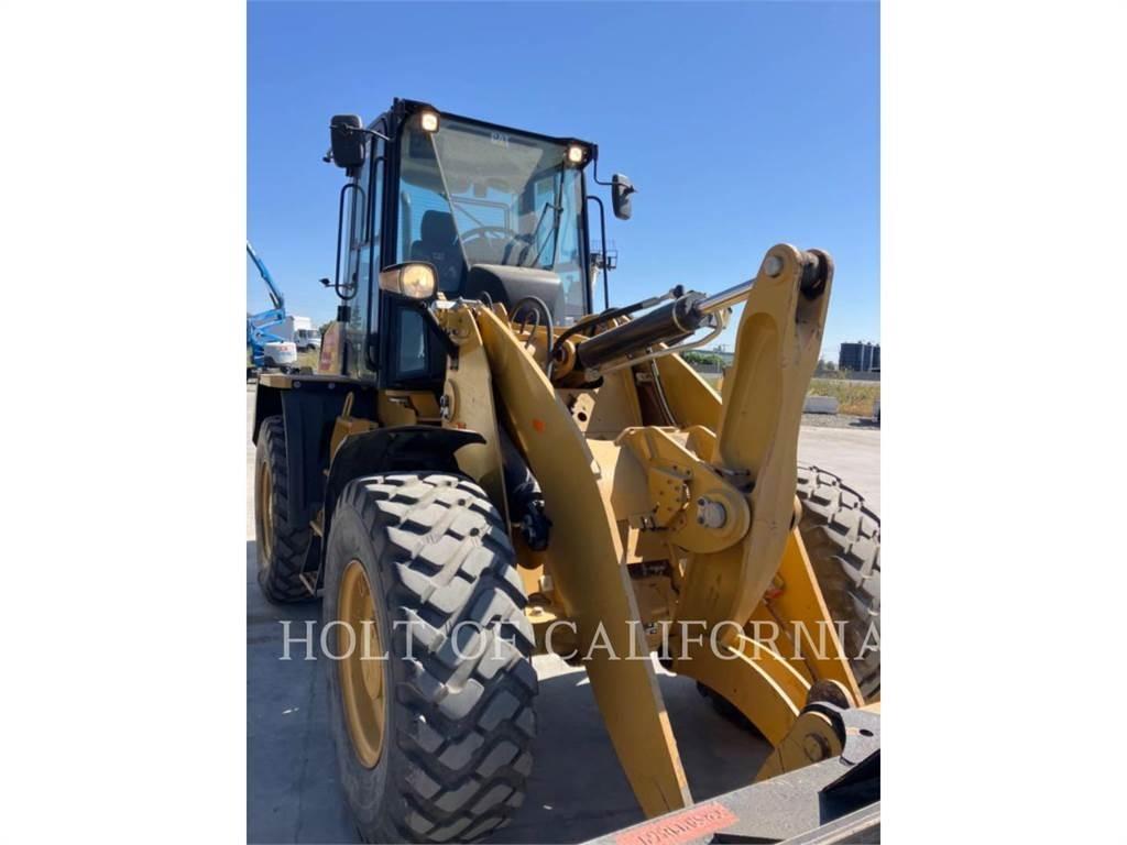 CAT 918 Колесни товарачи