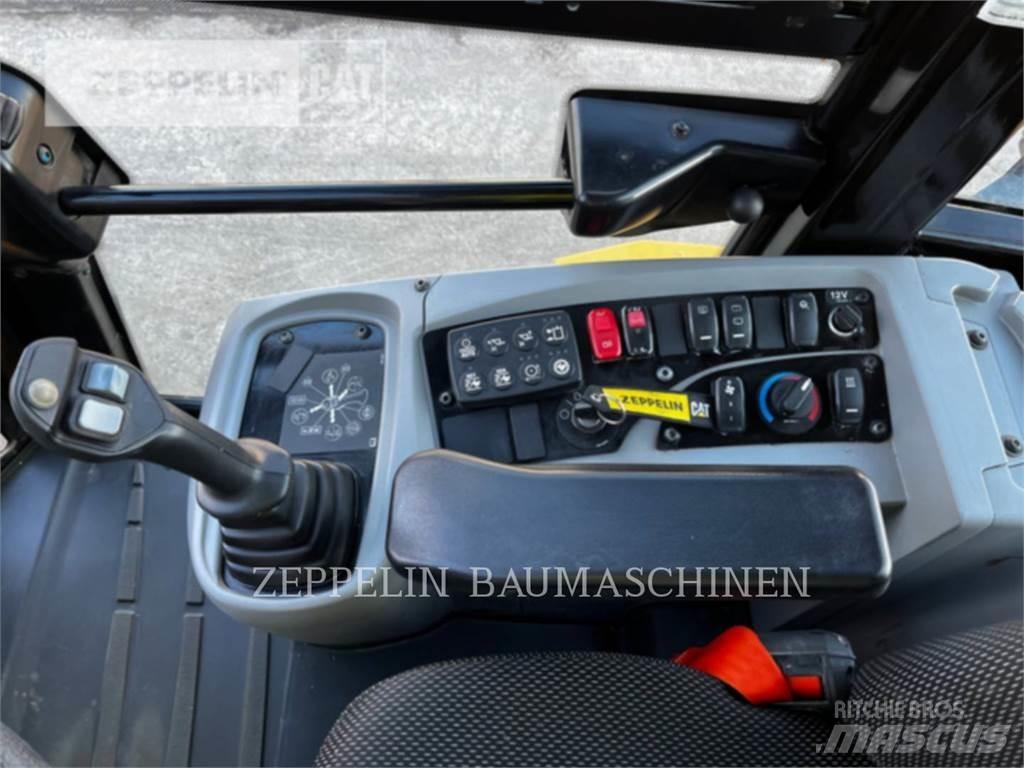 CAT 918M Колесни товарачи