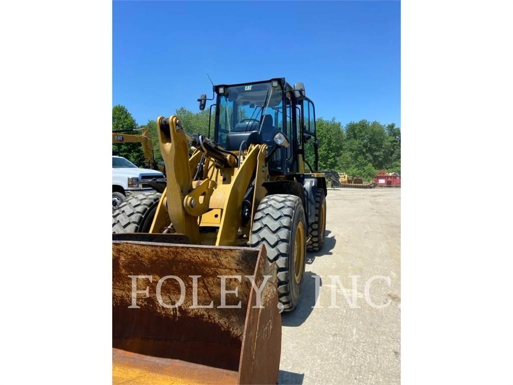 CAT 918M Колесни товарачи