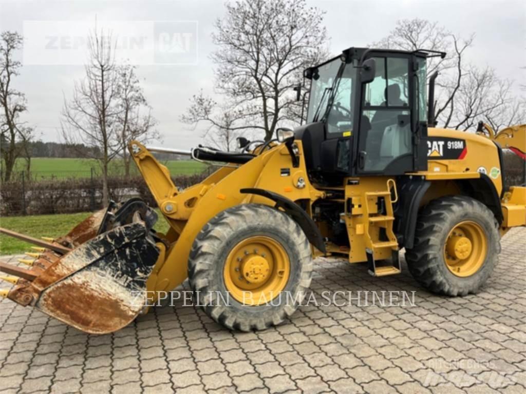 CAT 918M Колесни товарачи