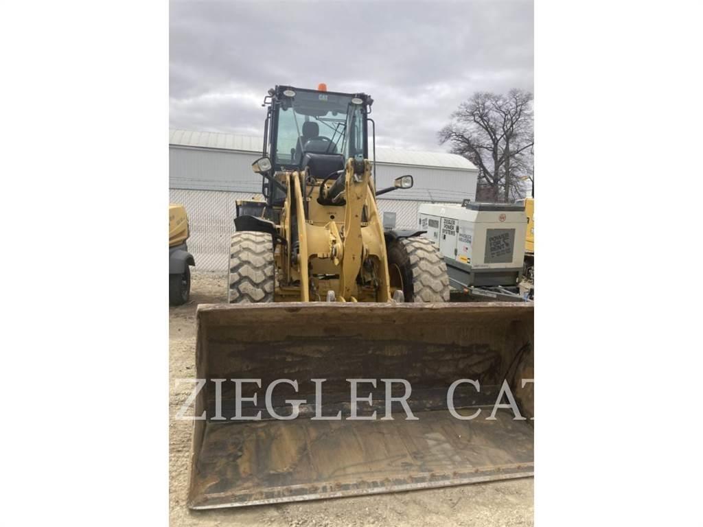CAT 918M Колесни товарачи