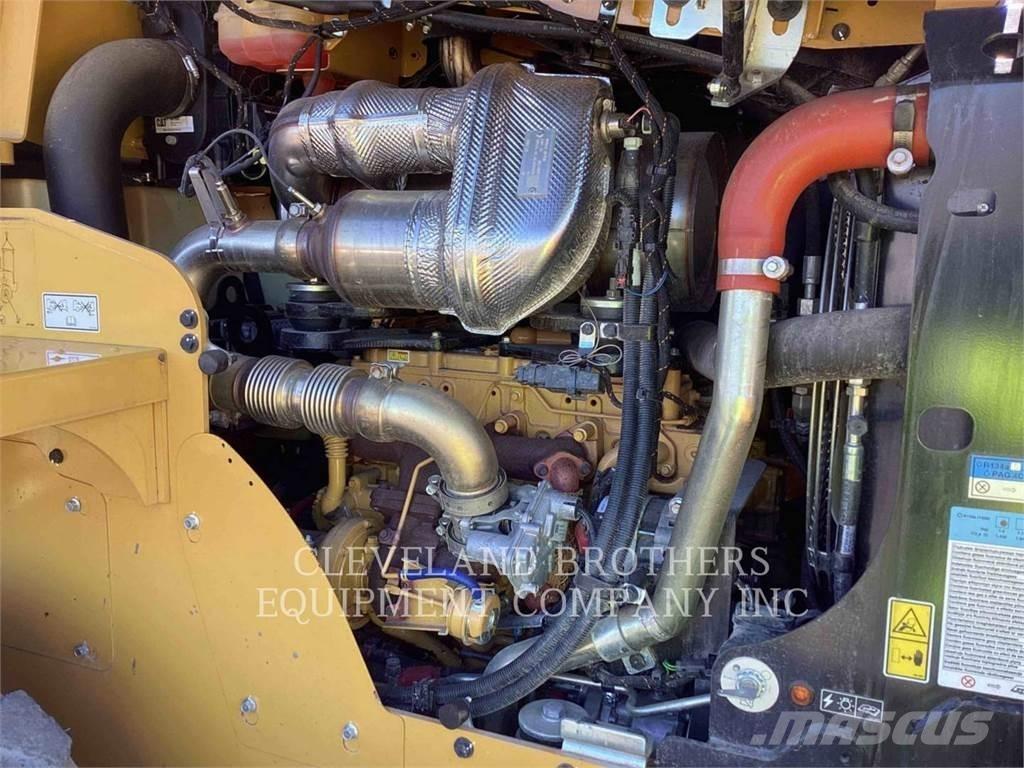 CAT 918M Колесни товарачи