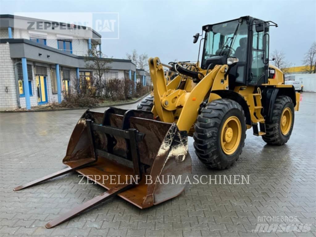CAT 918M Колесни товарачи