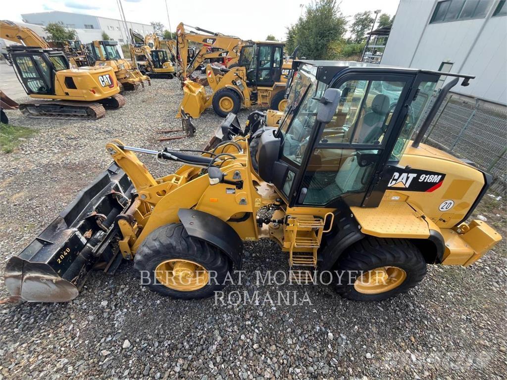 CAT 918M Колесни товарачи