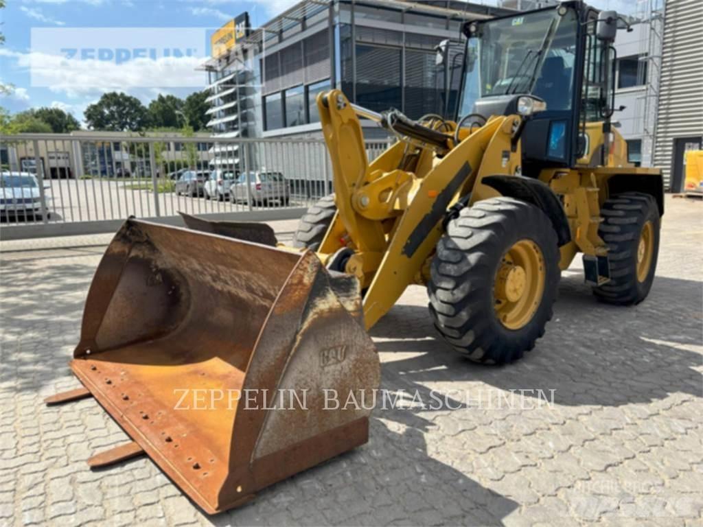 CAT 918M Колесни товарачи