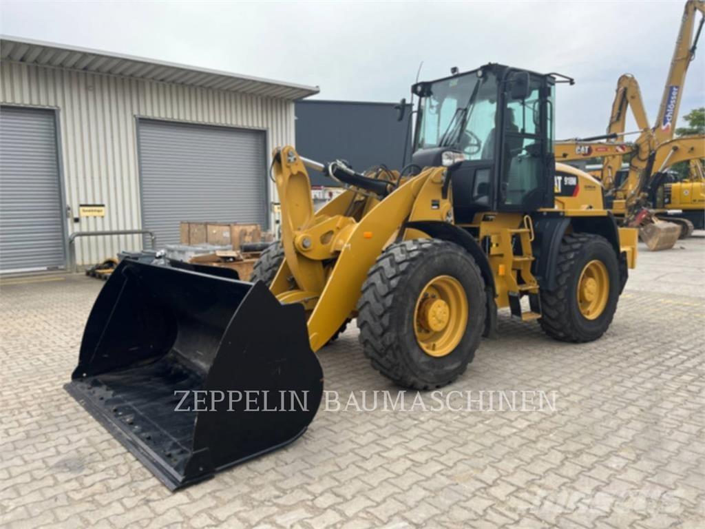 CAT 918M Колесни товарачи