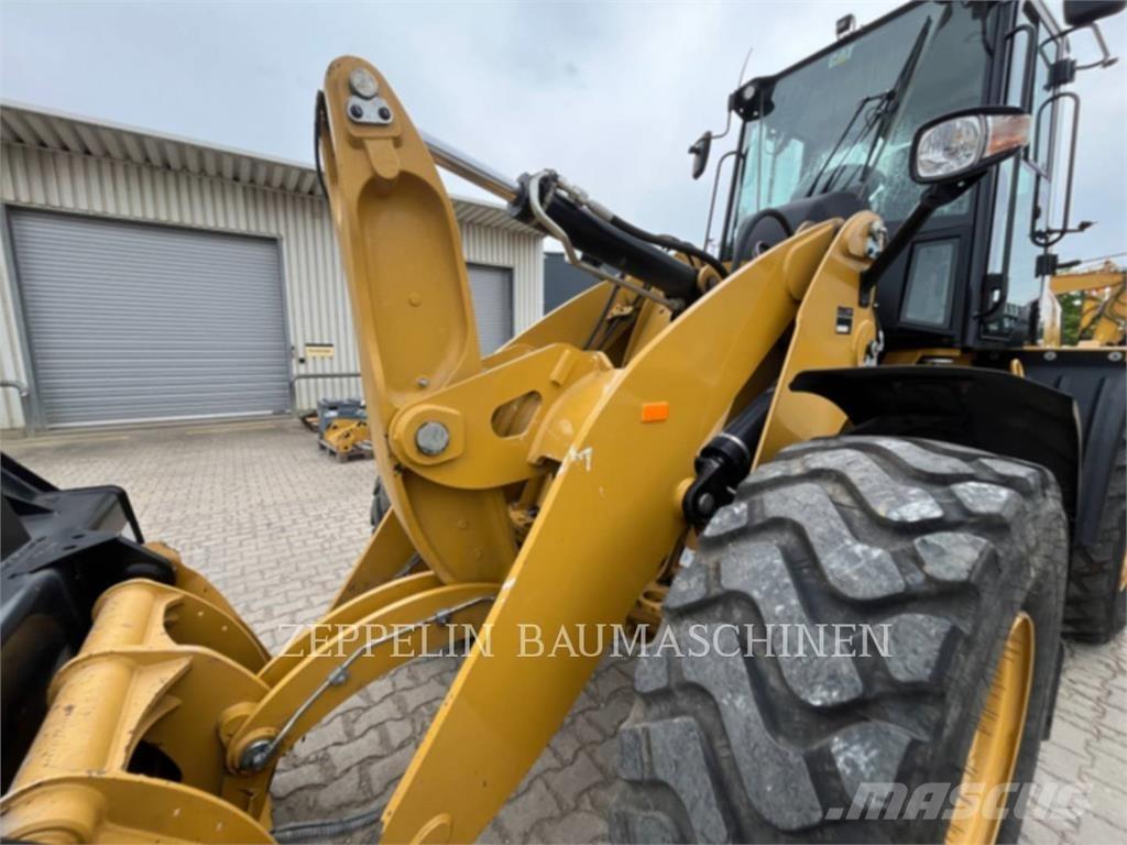 CAT 918M Колесни товарачи