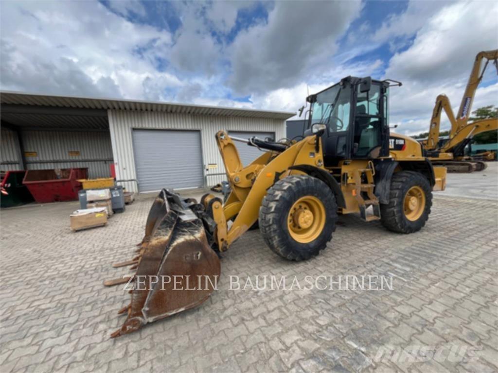 CAT 918M Колесни товарачи