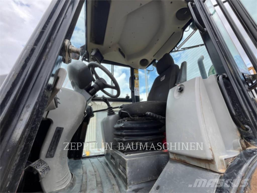 CAT 918M Колесни товарачи