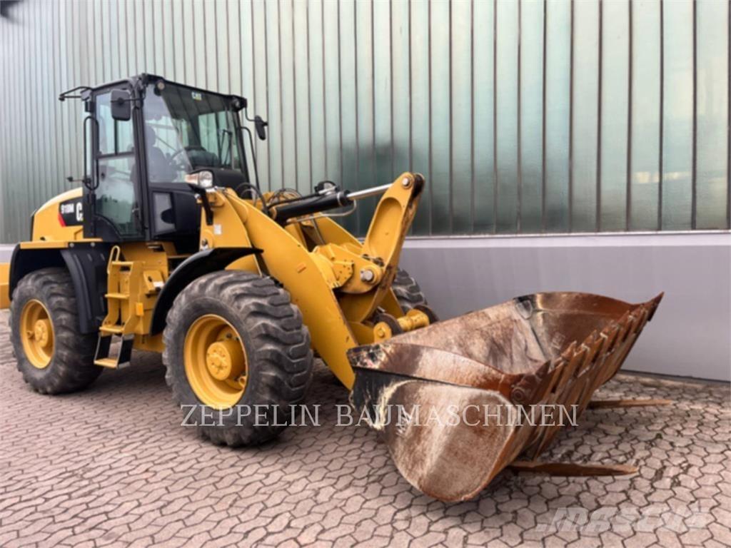 CAT 918M Колесни товарачи