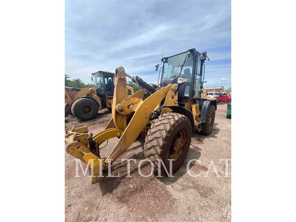 CAT 918M Колесни товарачи