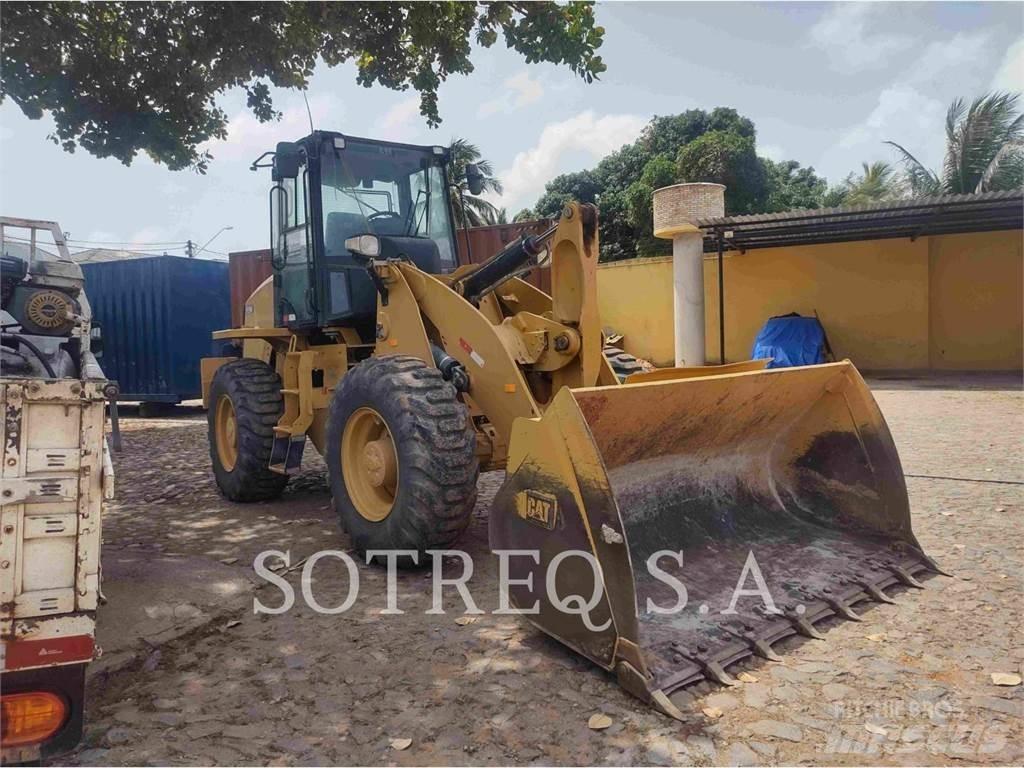 CAT 920 Колесни товарачи