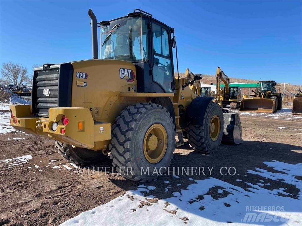 CAT 920 Колесни товарачи