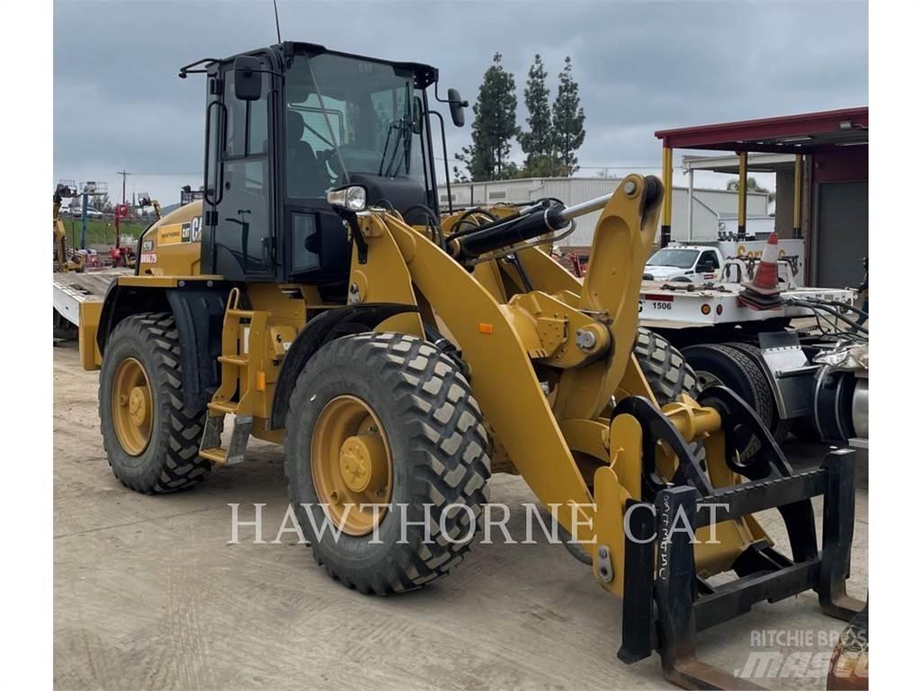 CAT 920 Колесни товарачи