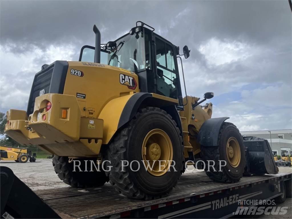 CAT 920FQC Колесни товарачи