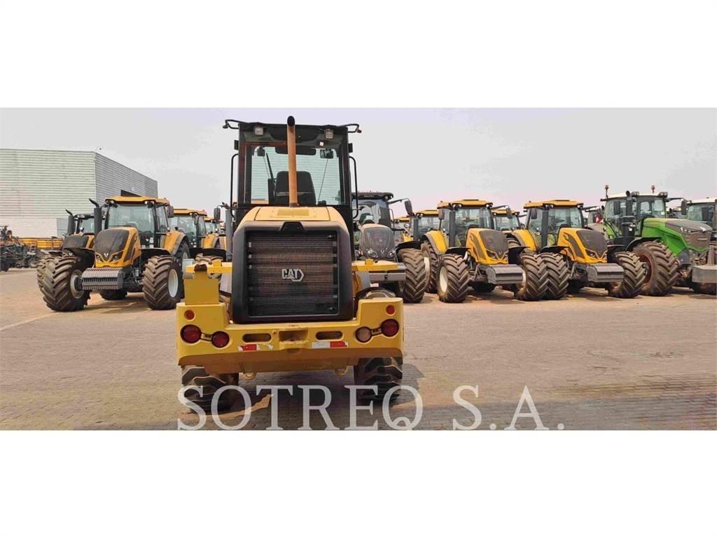 CAT 920K Колесни товарачи