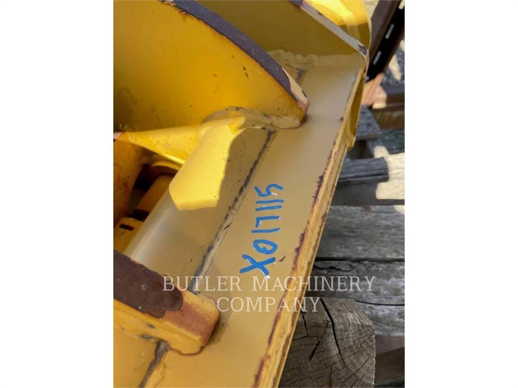 CAT 924HZ QUICK COUPLER Бързи съединители