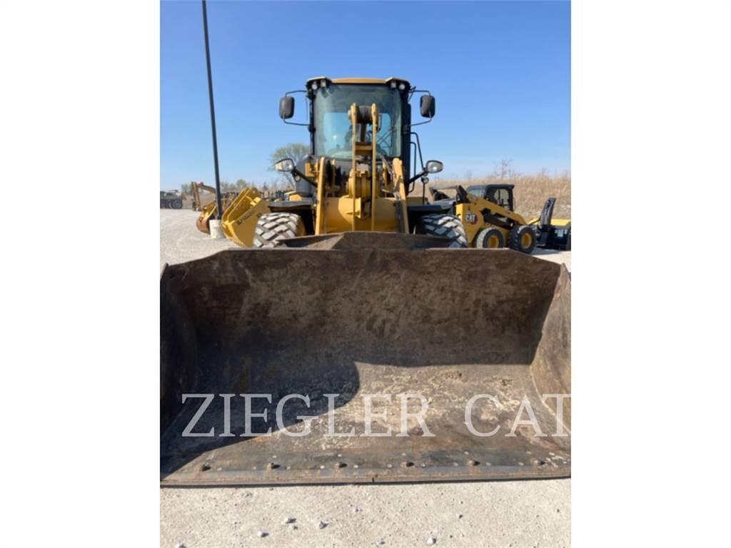 CAT 924K Колесни товарачи