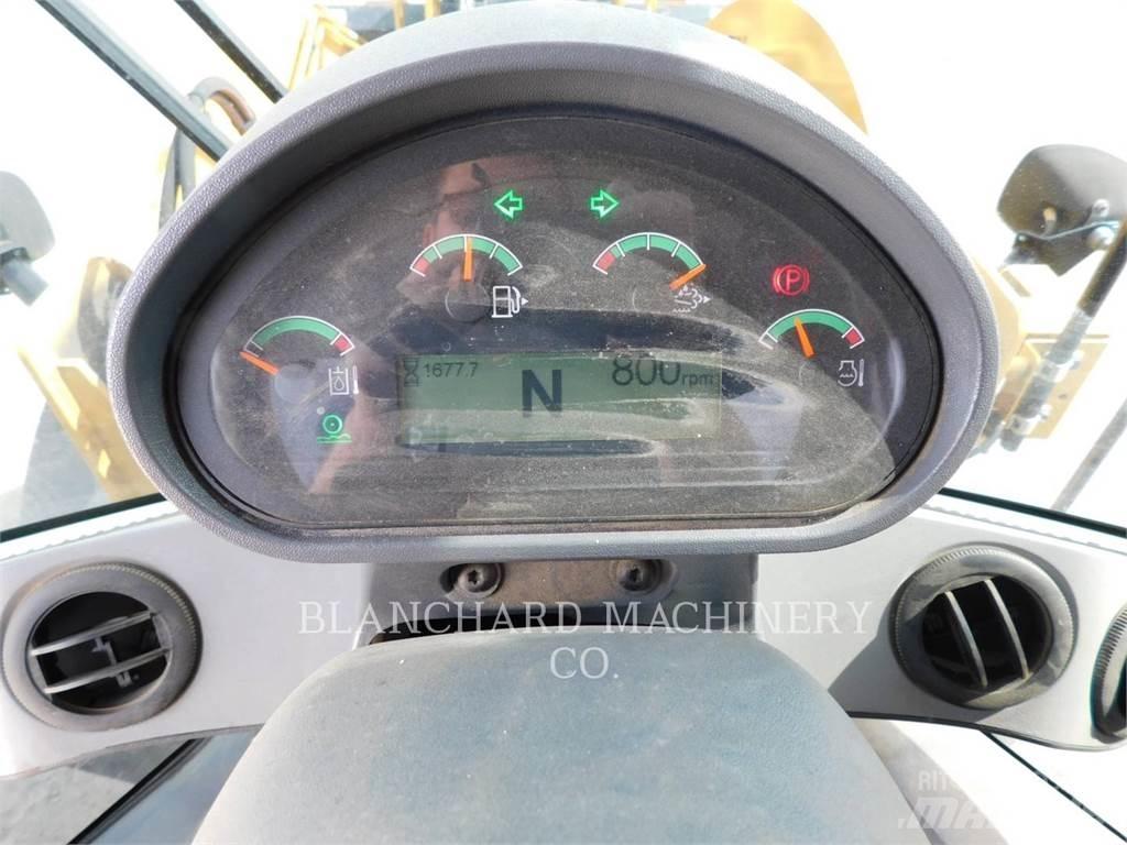 CAT 926M Колесни товарачи