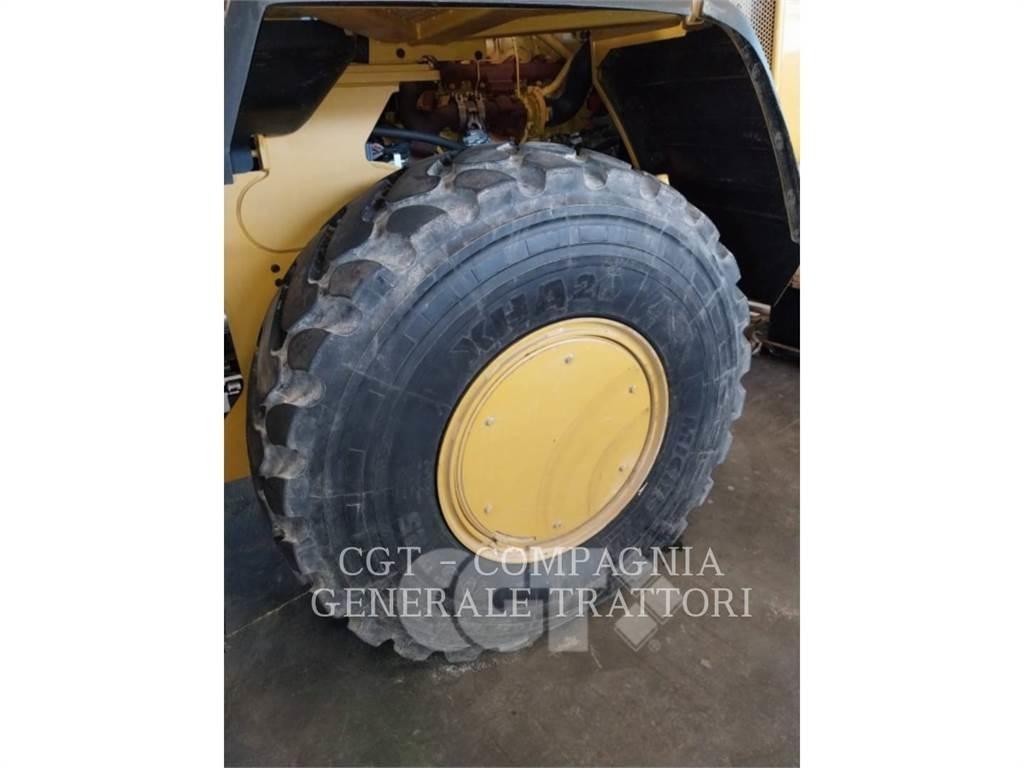 CAT 926M Колесни товарачи