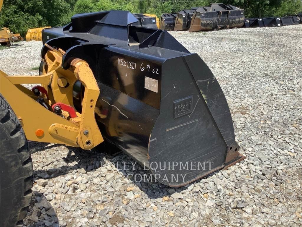 CAT 926M Колесни товарачи