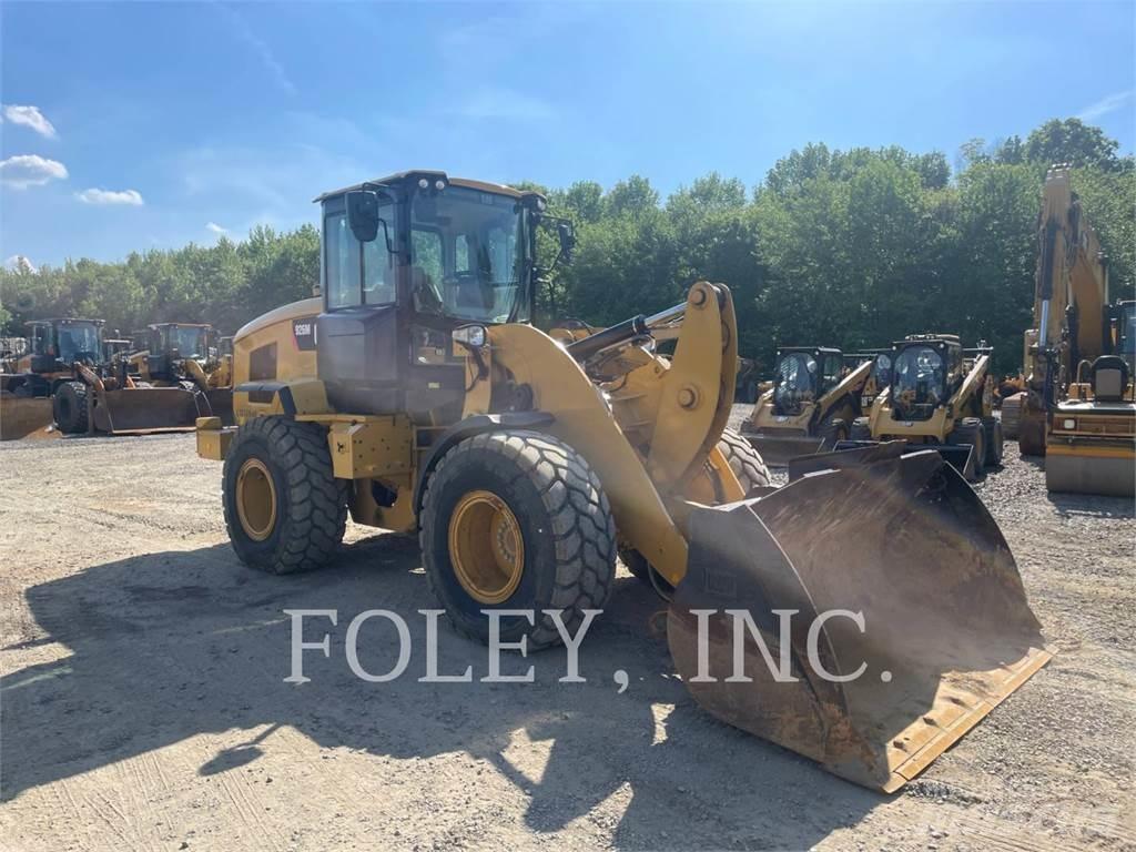 CAT 926M Колесни товарачи