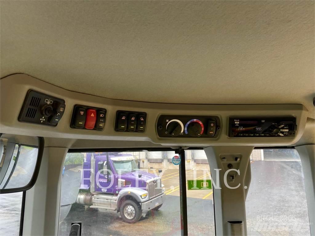 CAT 926M Колесни товарачи