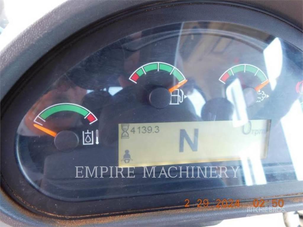 CAT 926M Колесни товарачи