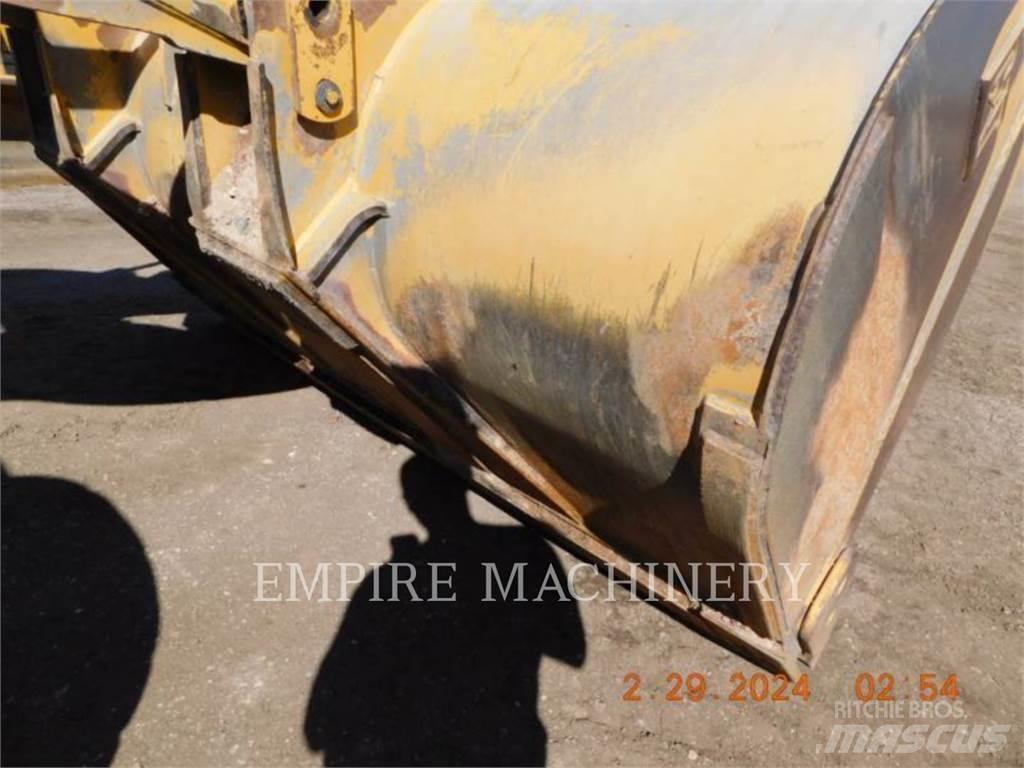 CAT 926M Колесни товарачи
