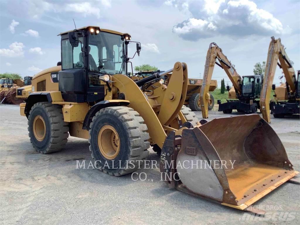 CAT 926M Колесни товарачи
