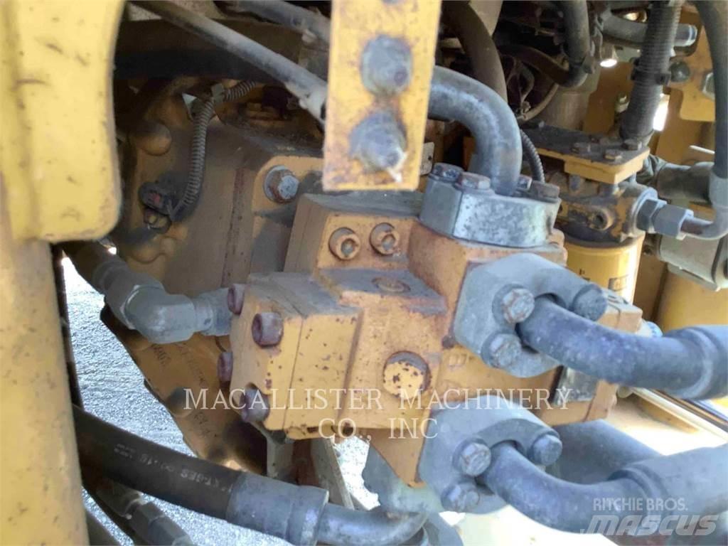 CAT 926M Колесни товарачи