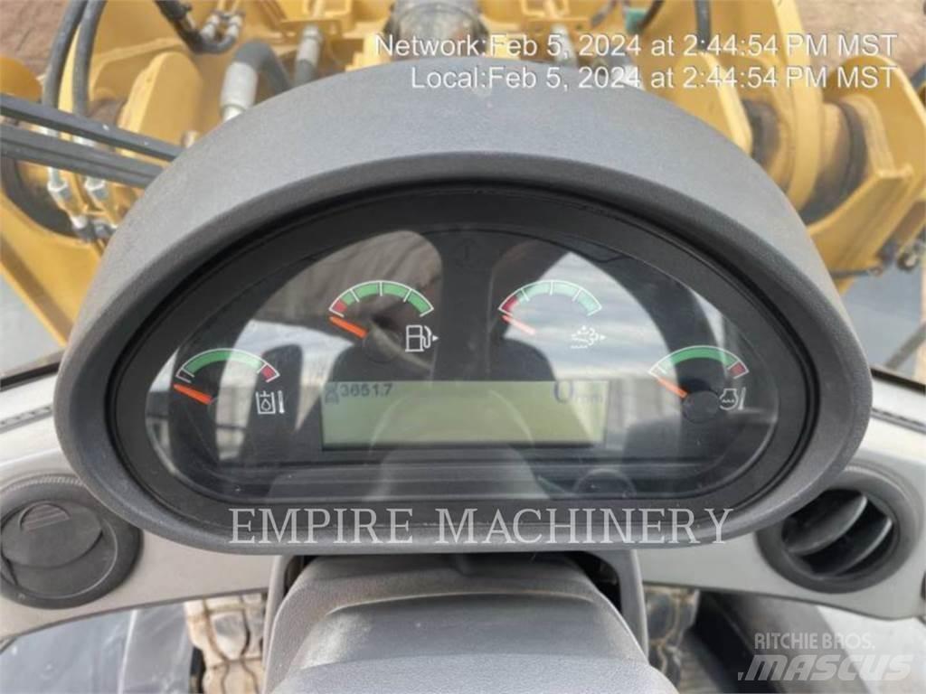 CAT 926M Колесни товарачи