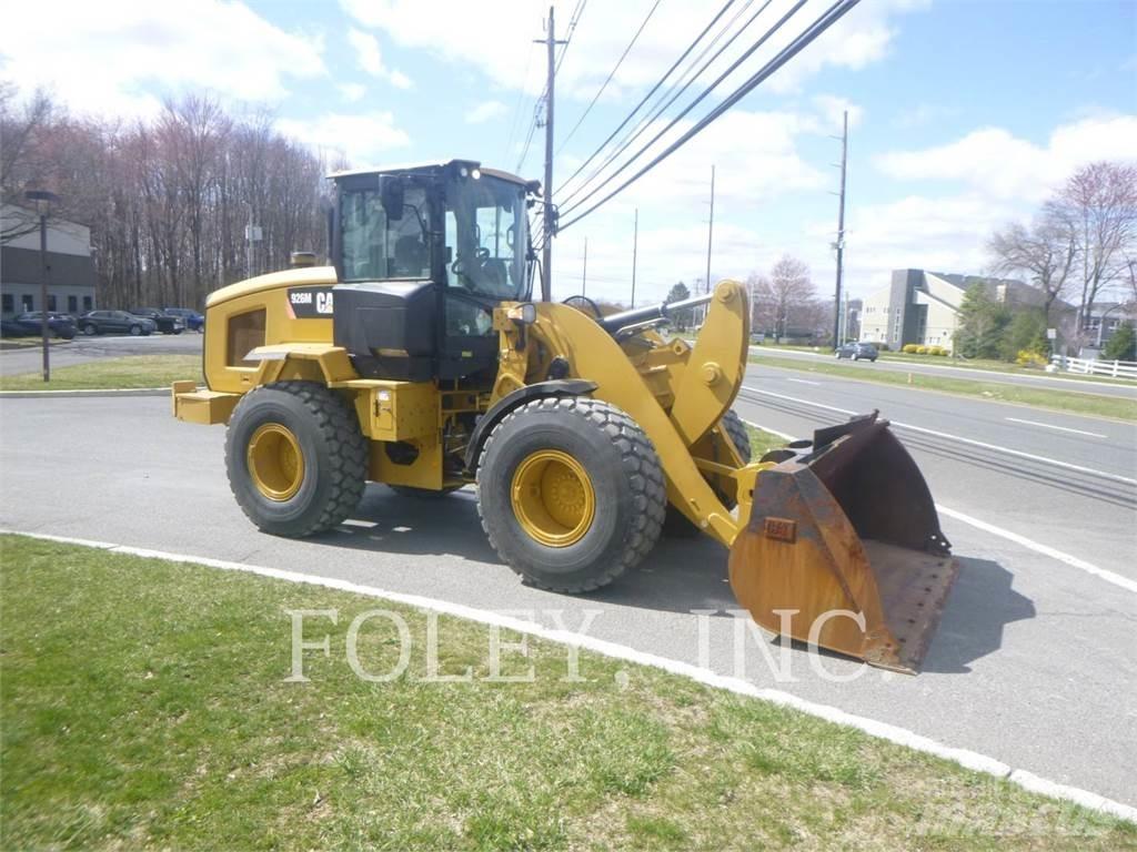 CAT 926M Колесни товарачи
